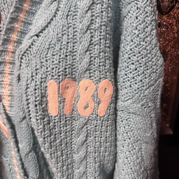 Taylor Swift 1989 Cardigan - Picture 2 of 4